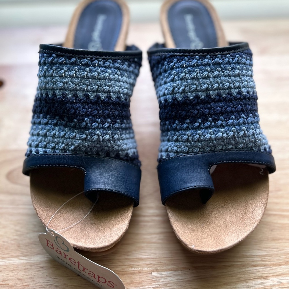 BareTraps Women's Navy and Gray Knit Sandals